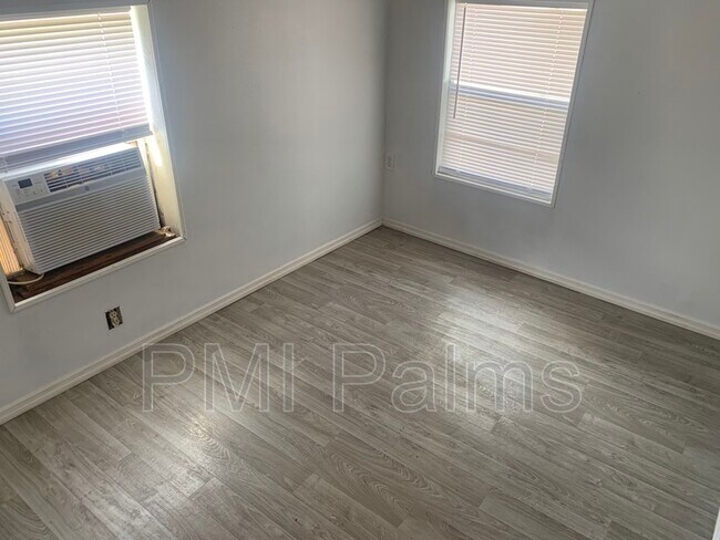 Building Photo - 2051 Orange Dr
