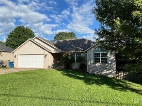 Building Photo - 6 Dillow Dr