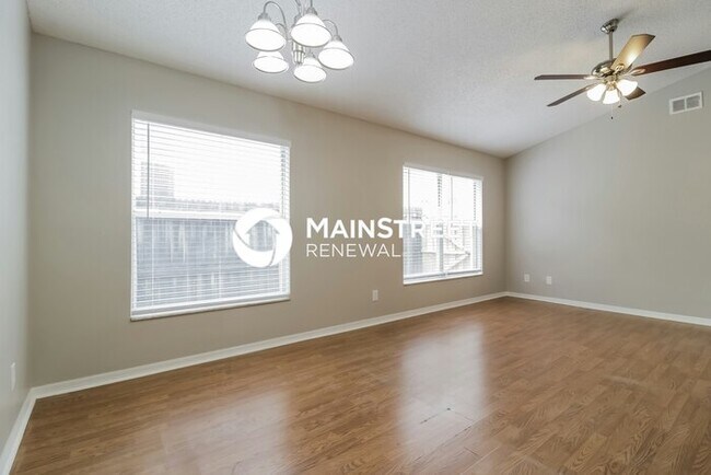 Building Photo - 3 Bedroom Pet-Friendly Home in Apopka, FL with Main Street Renewal