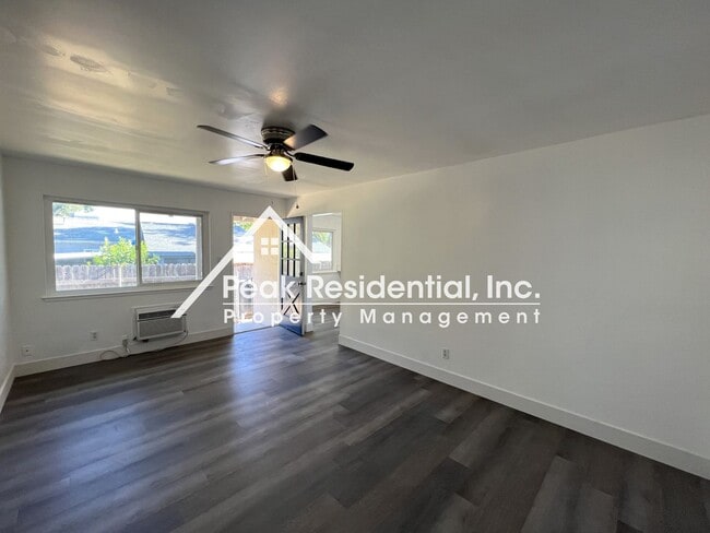 Building Photo - Updated 2bd/1ba Carmichael Duplex with Garage