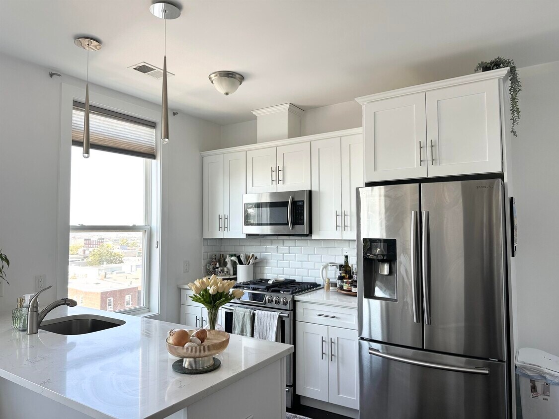 Foto principal - 1901 SUMMIT Ave