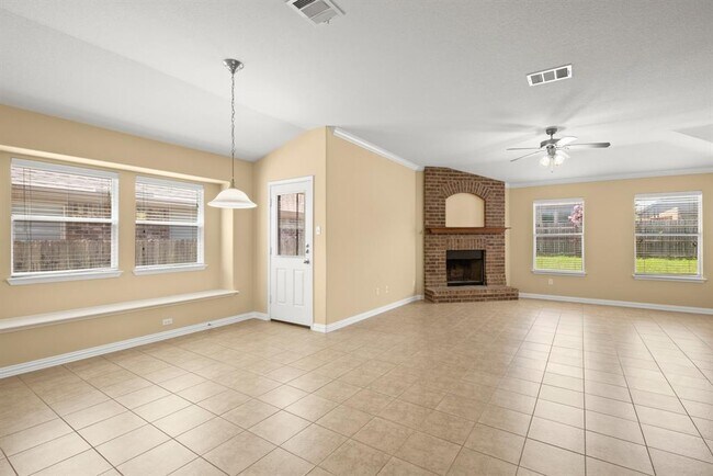 Foto del edificio - 2417 Chimney Rock Rd