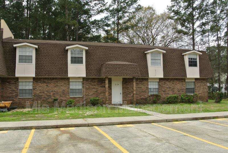 Primary Photo - 111 E Mell St