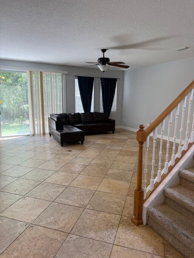 Building Photo - 1676 Majestic View Ln