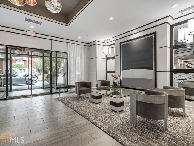 Building Photo - 2467 Peachtree Rd