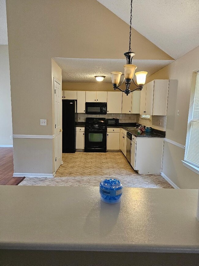 Eat In Ktichen - 2931 Ward Lake Way