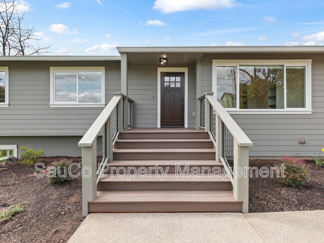 Building Photo - 22365 SW Mountain Home Rd