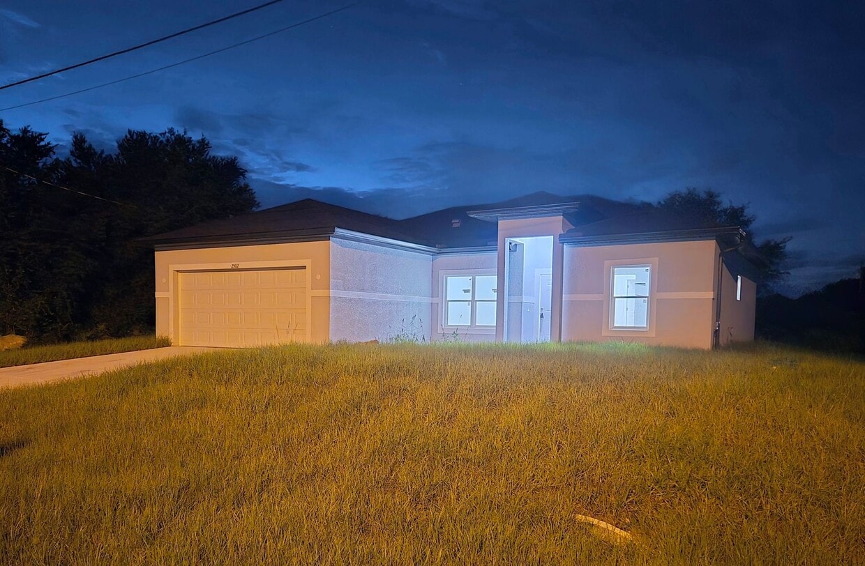 Primary Photo - Brand new 3+DEN -2 BATHROOM 2 CAR GARAGE I...