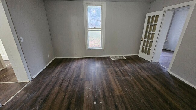 Foto del edificio - 258 W Third St