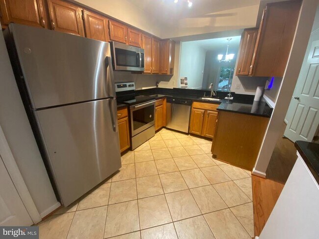 Building Photo - 2123 Hutchison Grove Ct