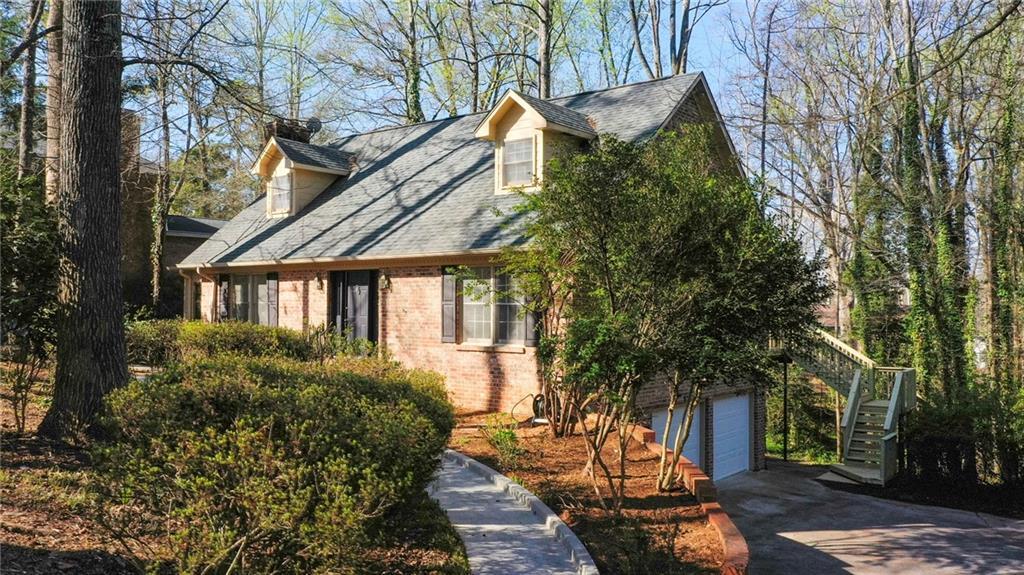 Foto principal - 222 Camelot Rd