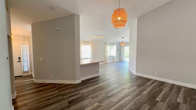 Building Photo - 5465 Grande Palm Cir