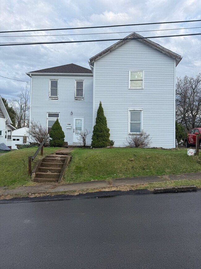 Building Photo - 421-423 Parkinson St