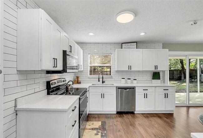 Foto del edificio - 10420 Groton St