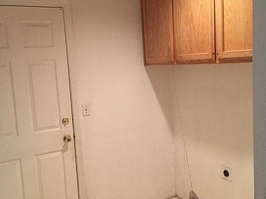 Building Photo - 3BD 2BA AVAILABLE