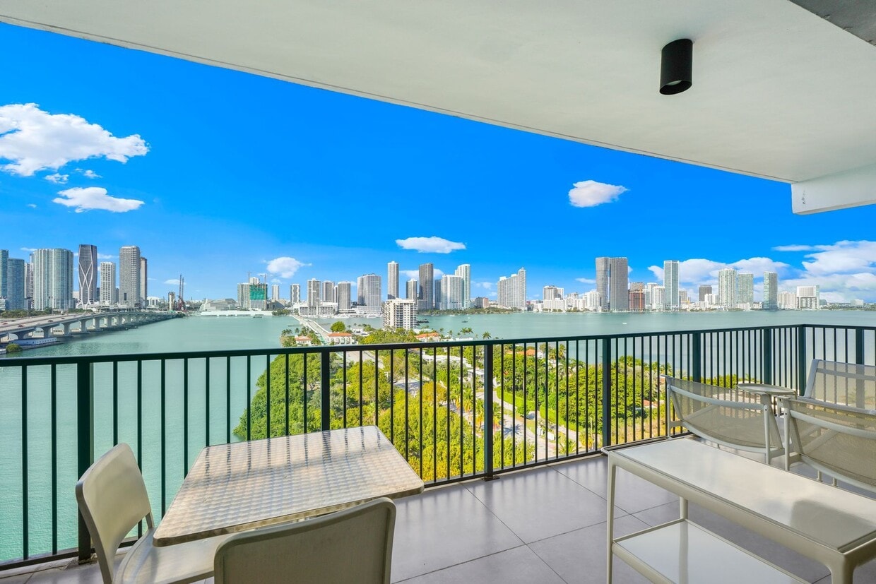 Foto principal - 1000 Venetian Way