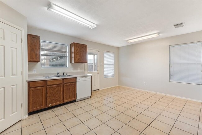 Building Photo - 2911 Katy Briar Ln