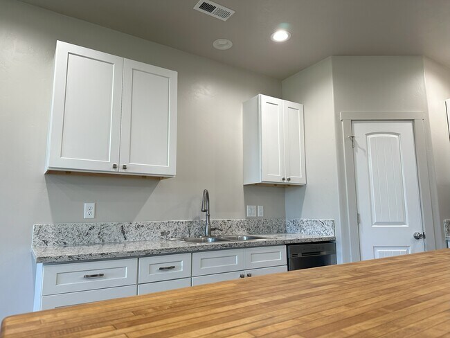 Foto del edificio - 187 Courthouse Way