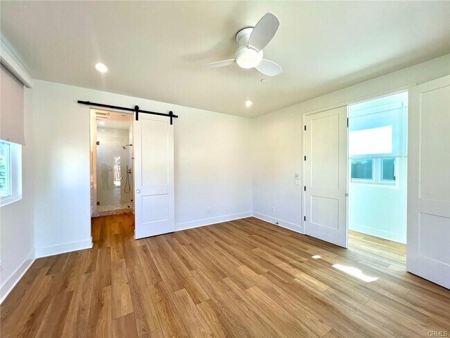 Foto del edificio - 323 Flint Ave