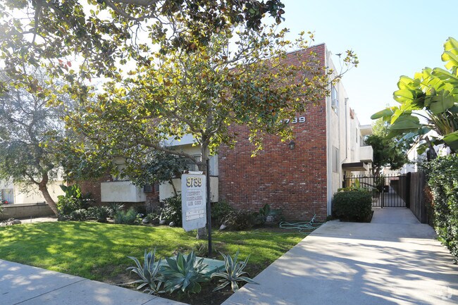 Exterior del edificio - Entrada - 3739 Clarington Ave