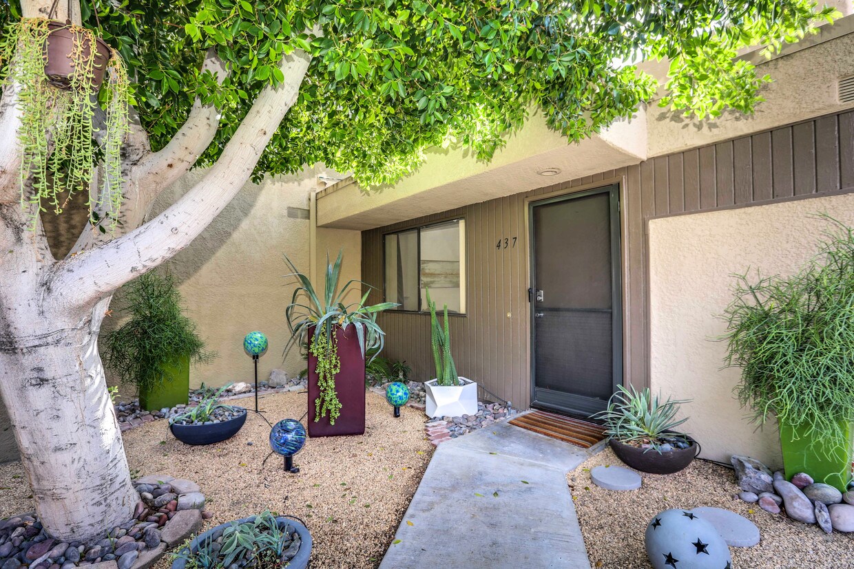 Foto principal - 437 Bradshaw E Ln