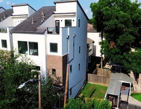 Building Photo - 820 Fowler St
