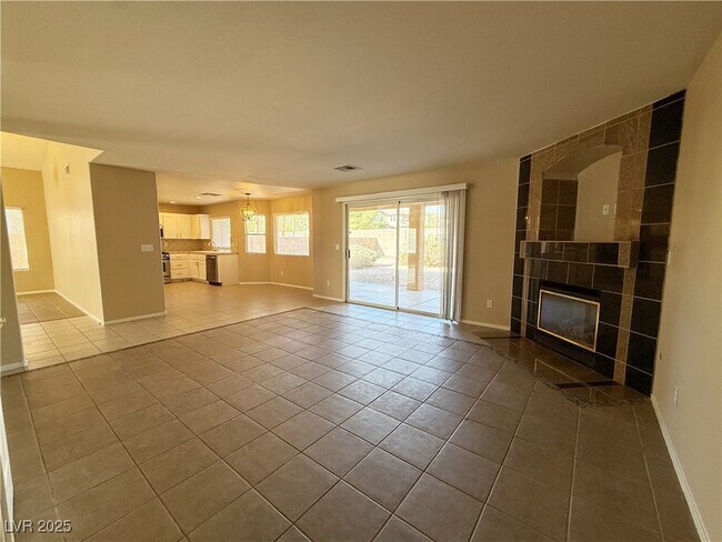 Foto del edificio - 7761 Locke Haven Dr