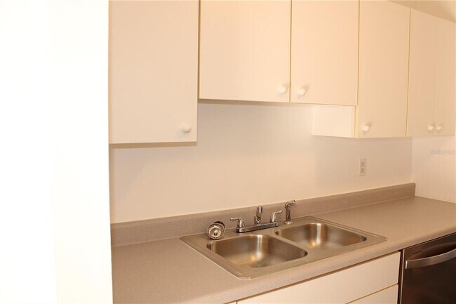 Foto del edificio - 4523-4567 67th St W