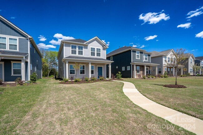 Building Photo - 15518 Parkside Xing Dr