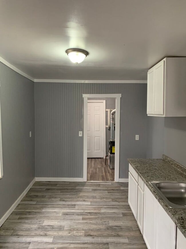 Building Photo - 2 Bedroom Home In Inkster