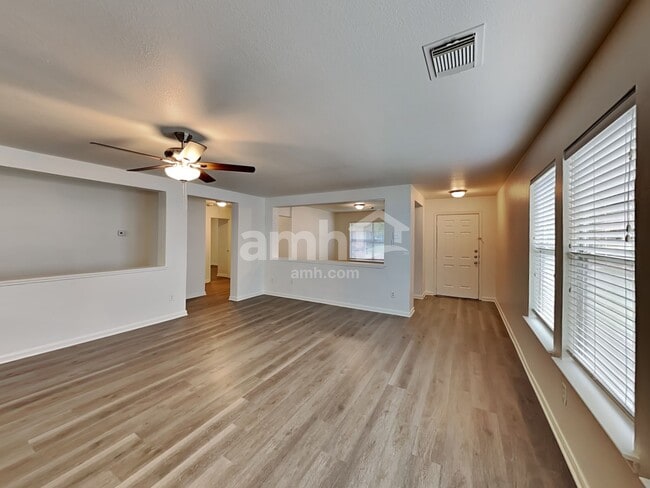 Building Photo - 9626 Eaglewood Glen Trl