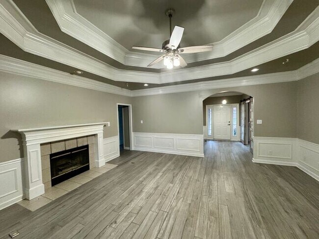 Foto del edificio - Make This Home Part of Your Holiday Story