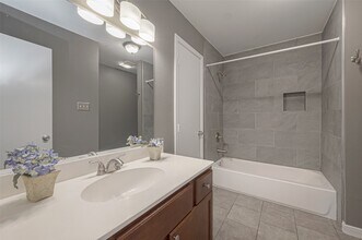 Building Photo - 3758 Tanglewilde St