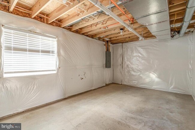 Building Photo - 8133 Kelly Dr