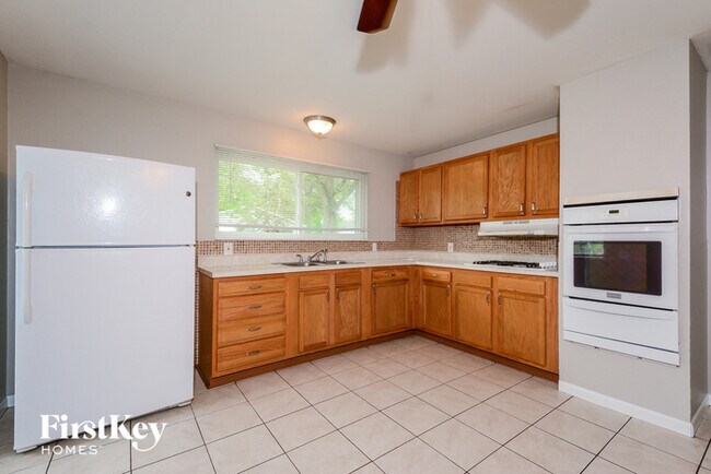 Building Photo - 2540 Yorkshire Dr