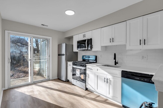 Foto del edificio - 5 Harrington Ln