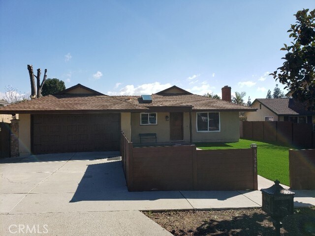 Foto del edificio - 15261 Pine Ln
