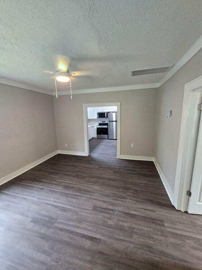 Foto del edificio - NEWLY REMODELED 2 BEDROOM HOUSE