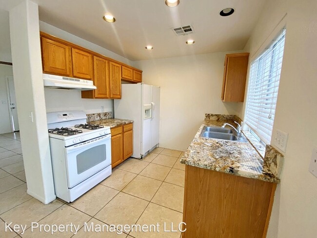 Building Photo - 1 br, 1 bath House - 4435 Pinegrove St