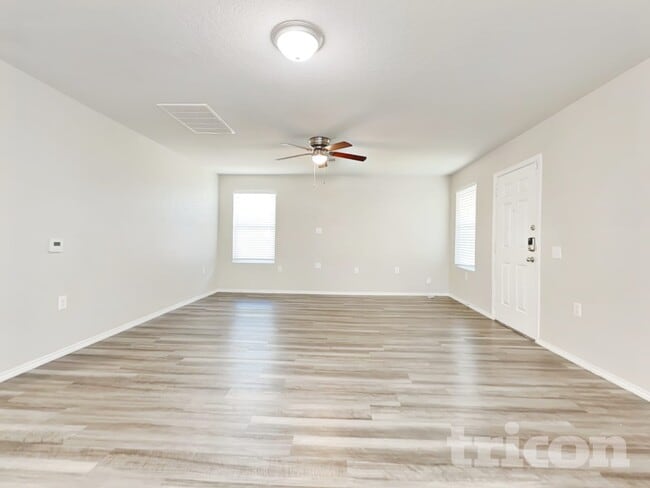 Foto del edificio - 13231 Ashworth Blvd