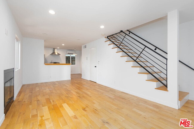 Building Photo - 1016 Sanborn Ave