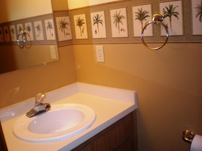 Building Photo - 608 Lynchburg Dr