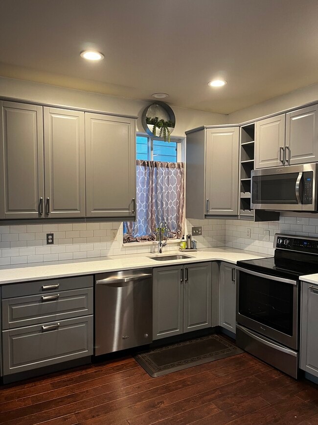 Building Photo - 20166 SW Lucas Oaks Ln
