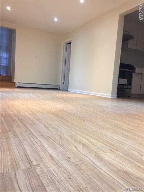 Foto del edificio - 40-37-40-24 24th St