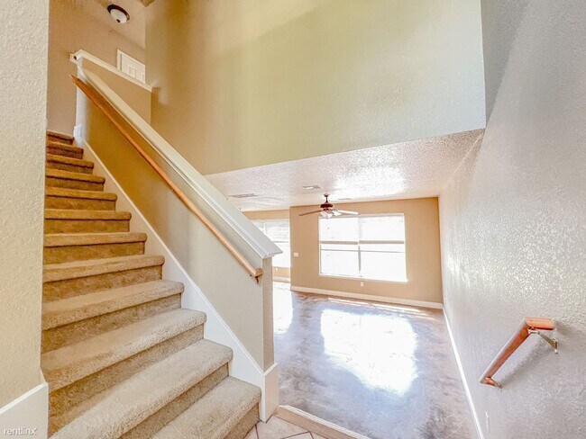 Building Photo - 3 br, 2.5 bath House - 190 Prairie Springs...