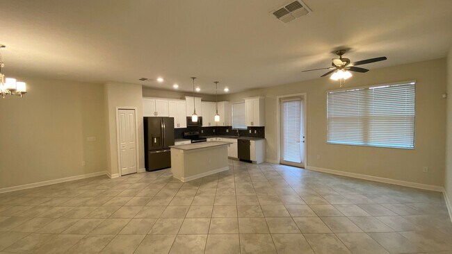 Building Photo - 3 Bedroom, 2.5 Bath Townhome in Lake Nona - Priced to Rent!