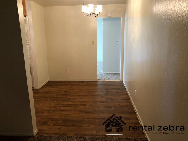 Building Photo - East Merced: $1650 3 bedroom 2 bath single...