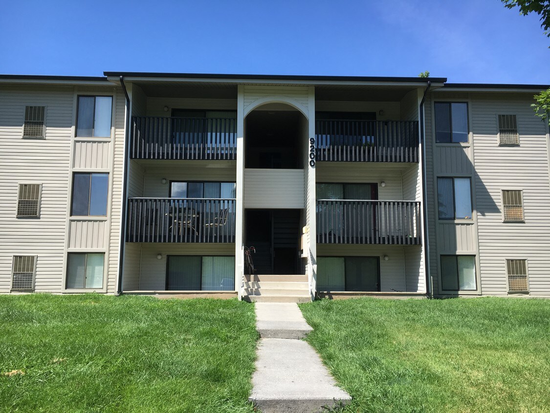 Front of Building - 9200 Hunters Mill Rd