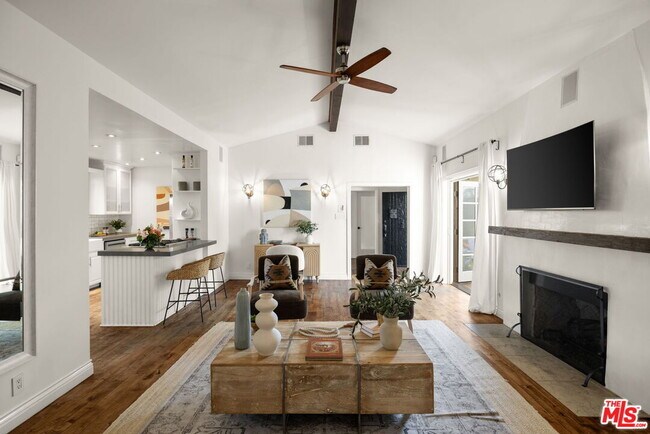 Foto del edificio - 7416 Rosewood Ave