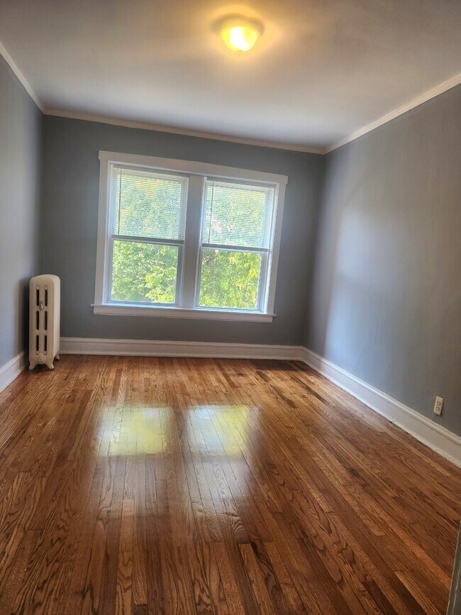 Foto del edificio - 3036 W Leland Ave